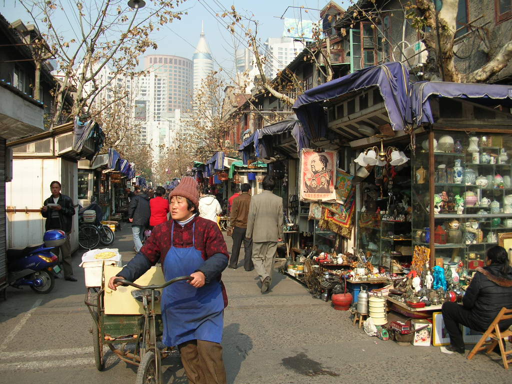 上海　東台路古玩市場 by tetsushi